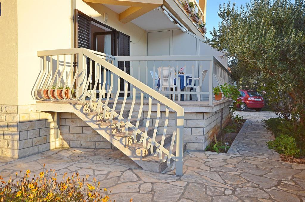 Apartments Mira Tribalj Εξωτερικό φωτογραφία