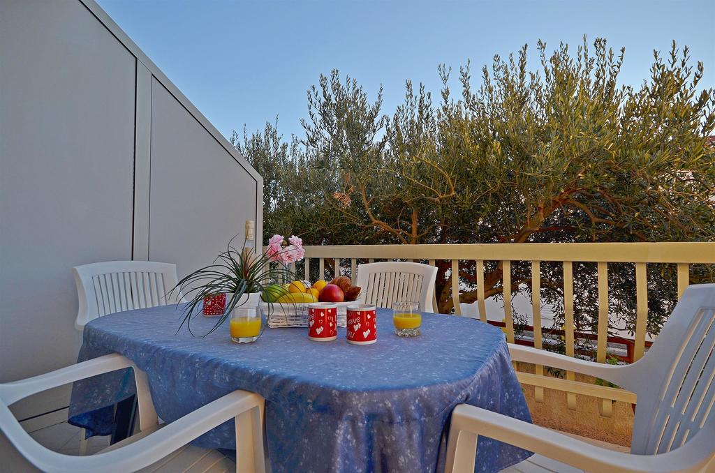 Apartments Mira Tribalj Εξωτερικό φωτογραφία