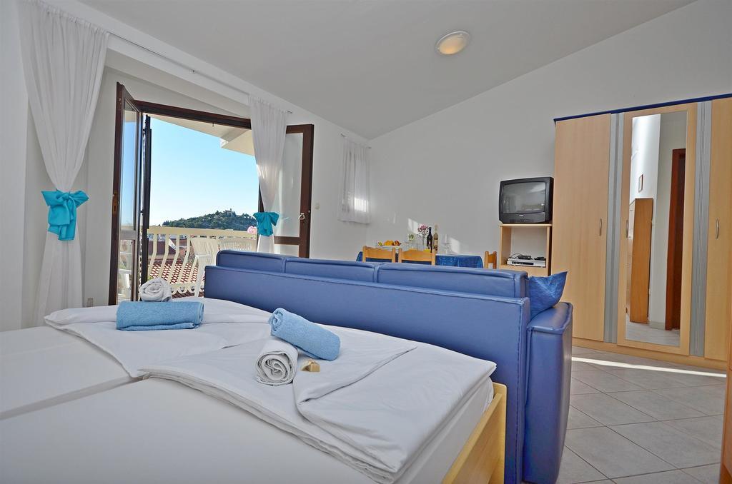 Apartments Mira Tribalj Εξωτερικό φωτογραφία