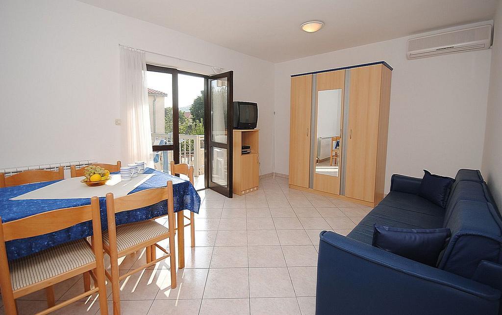 Apartments Mira Tribalj Εξωτερικό φωτογραφία