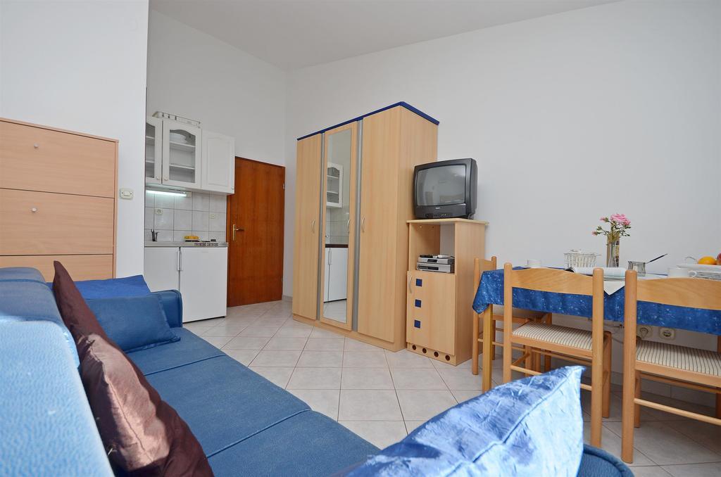 Apartments Mira Tribalj Εξωτερικό φωτογραφία