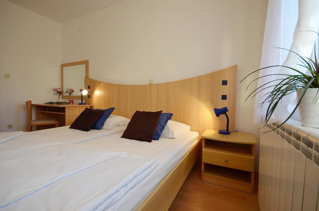 Apartments Mira Tribalj Εξωτερικό φωτογραφία