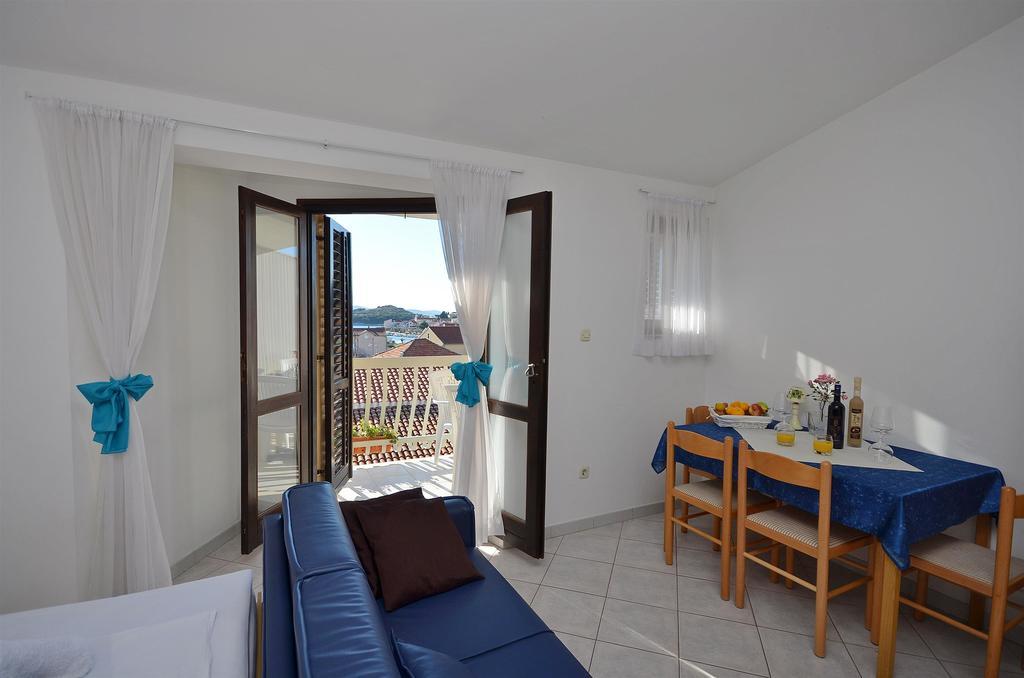 Apartments Mira Tribalj Εξωτερικό φωτογραφία