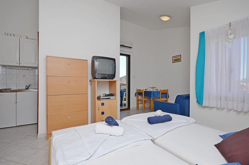 Apartments Mira Tribalj Εξωτερικό φωτογραφία