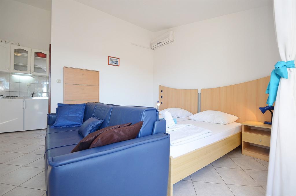 Apartments Mira Tribalj Εξωτερικό φωτογραφία