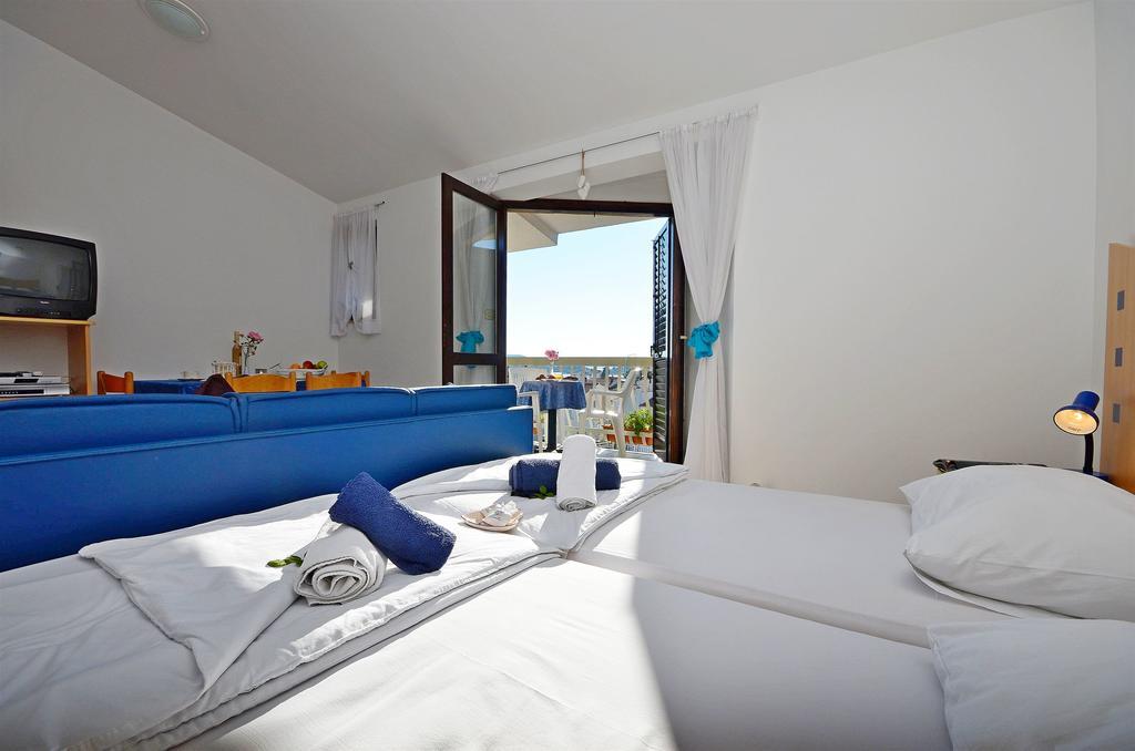 Apartments Mira Tribalj Εξωτερικό φωτογραφία