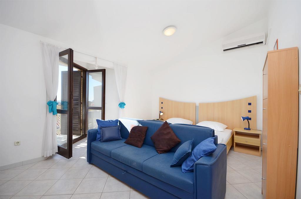 Apartments Mira Tribalj Εξωτερικό φωτογραφία