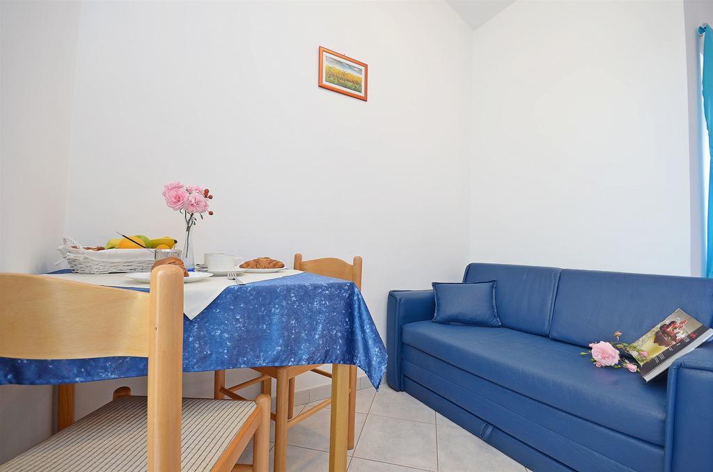 Apartments Mira Tribalj Εξωτερικό φωτογραφία