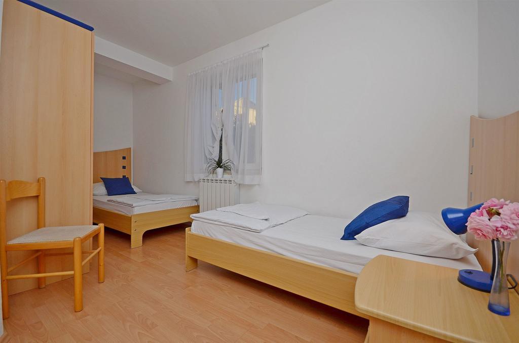 Apartments Mira Tribalj Εξωτερικό φωτογραφία