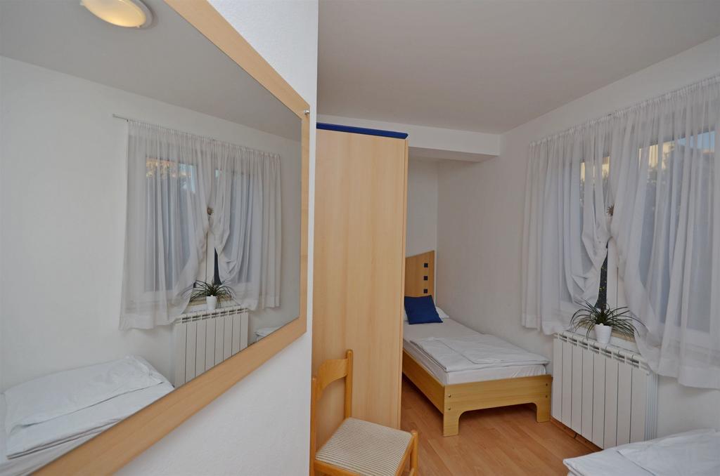 Apartments Mira Tribalj Εξωτερικό φωτογραφία