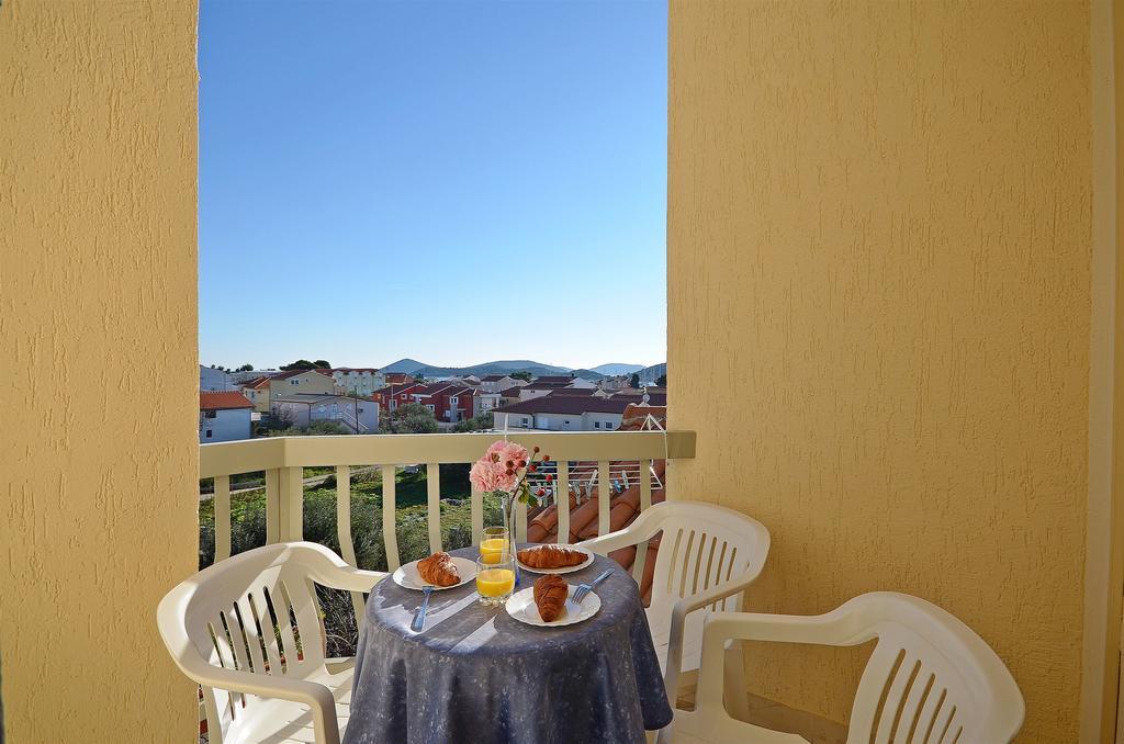 Apartments Mira Tribalj Εξωτερικό φωτογραφία