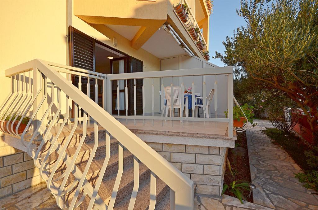 Apartments Mira Tribalj Εξωτερικό φωτογραφία