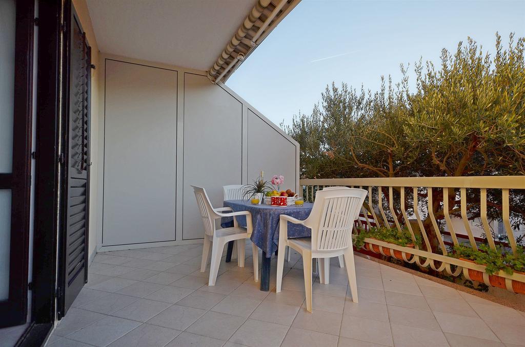 Apartments Mira Tribalj Εξωτερικό φωτογραφία